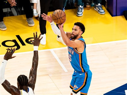 NBA衛冕軍雷霆連3戰輾壓湖人　西冠門票只差最後1勝[影]
