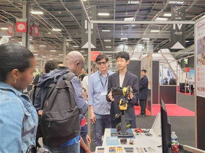 巴黎發明展台灣奪11金　15歲少年構思磁吸式卡踏獲獎