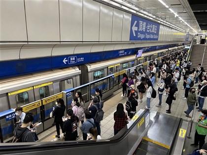 板南線列車走走停停 北捷：已排除異常調整班距中