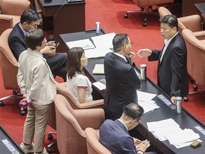 總統彈劾案審查會　藍盼國家重回正軌、白要彈醒總統