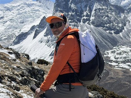 尼泊爾雪巴嚮導32度登頂聖母峰　再創世界紀錄