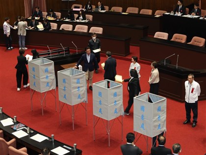 中華民國憲政首次　總統彈劾案表決立委開始投票