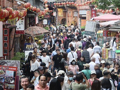 116年行事曆出爐　總放假日121天、連假達9個
