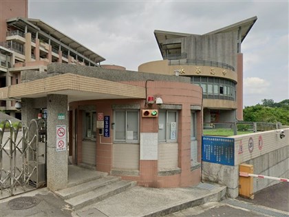 北市永春高中學生批行政怠惰校內砸雞蛋 校方盼溝通釐清原因