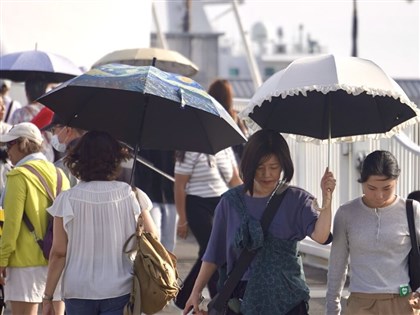 26日前各地晴到多雲留意37度高溫 28日鋒面接近