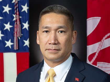 高雄接任代理美國海軍部長　背景經歷一次看