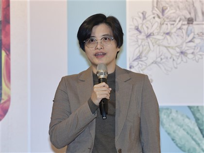 臺灣漫遊錄獲獎　楊双子感謝藍佩嘉「跨國灰姑娘」啟發