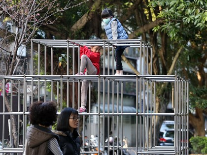 中配依親孩童能領成長津貼?政院:以有國籍為主