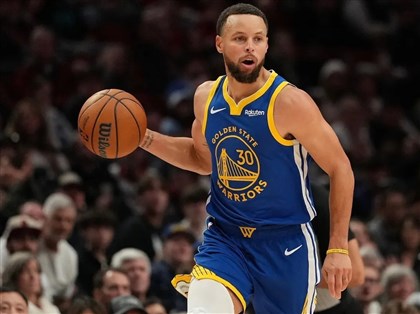 NBA明星柯瑞簽下10年長約　球鞋自由市場花落李寧
