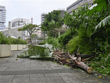 颱風薔蜜襲日本沖繩16傷 九州逾300個航班停飛