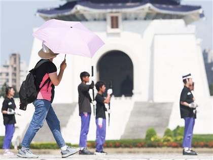 大台北4日高溫悶熱上看36度　5日午後留意豪雨