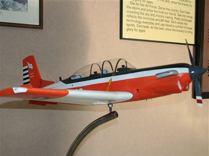 空軍：依期程推動新初教機籌購　納彈射椅、黑盒子