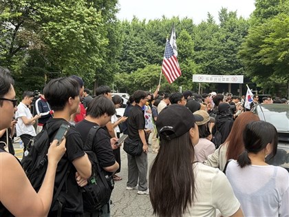 韓國選舉爭議　民眾包圍投票所：盼採取台灣投票方式