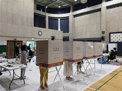 韓國選舉選票不足爭議 在野喊停止開票、執政黨回應無必要