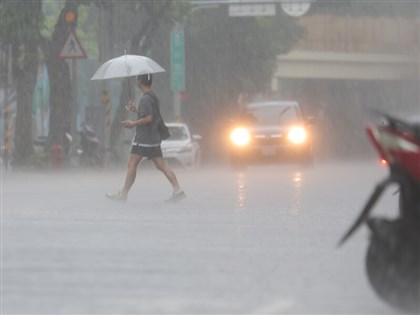 鋒面及西南氣流影響　氣象署啟動大規模豪雨作業