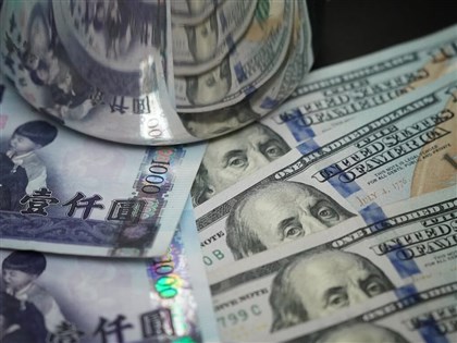 台股反攻難擋熱錢出走 新台幣續貶成交量史上第2大