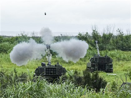 陸軍十軍團重砲射擊 雷霆2000與M109A2齊發場面震撼【圖輯】