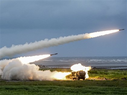 海馬士首度台灣西岸實彈射擊 模擬跨區增援頓挫敵軍