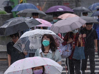 氣象署解除豪雨事件　吳德榮：滯留鋒仍在台灣徘徊續防劇烈天氣