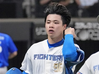 孫易磊一軍首勝放下忐忑不安心情 紀念球送爸媽