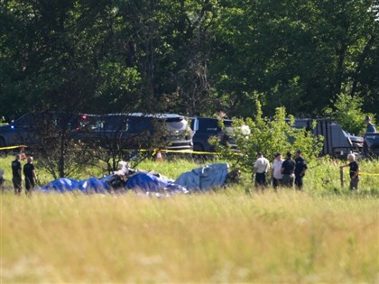 美密蘇里州跳傘機墜毀釀12死　家屬目睹事故瞬間