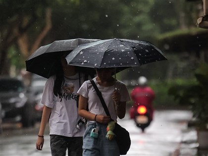 北北基14縣市大雨特報　留意雷擊強陣風