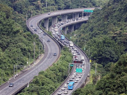 端午連假首日上午國道部分路段車多　下午7處易塞