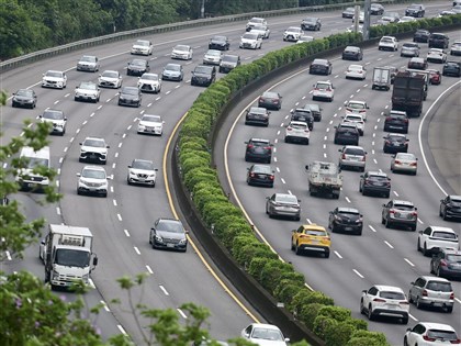 端午連假第2天國道車流達平日1.2倍　上午8路段易塞