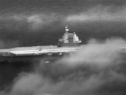 中共航艦福建號航經台灣海峽　國軍嚴密監控