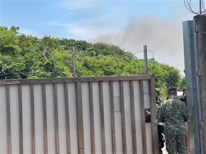 新竹空軍基地火警煙霧竄出　消防人員搶救中、暫無傷亡