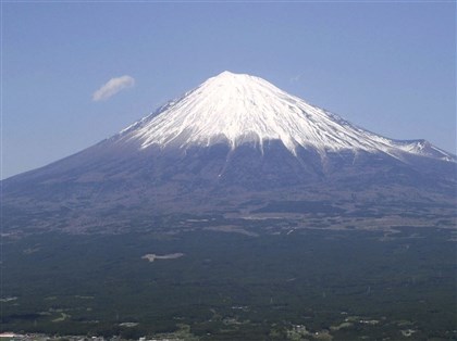 富士山開山倒數　山梨新設避難掩體因應火山噴發