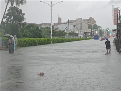 625豪雨停班課彙整　屏東全縣下午2時起、高雄2區中午起停班停課
