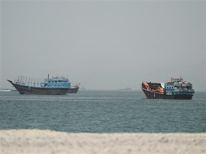 長榮長麗輪荷莫茲海峽遭撞　人船貨均安已平安駛離
