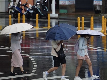 鋒面及西南風影響西半部防豪雨　入夜後中部以北雨勢緩和