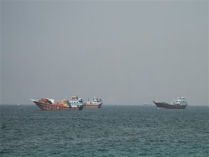 長榮長麗輪荷莫茲海峽遭撞  新加坡指此舉違反國際法
