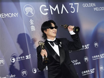 蕭煌奇奪獎「開五金行」　找李炳輝合唱譜傳承關懷