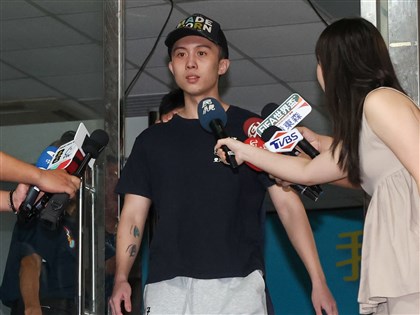 孫安佐涉槍砲等罪遭訴 法院裁定100萬元交保