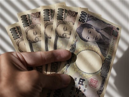 Fed轉鷹美元走強油價波動壓抑匯價　日圓貶至40年新低
