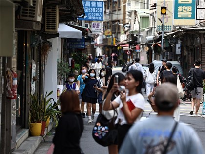 台北市公告迪化、赤峰街商圈禁菸 8/1起取締開罰