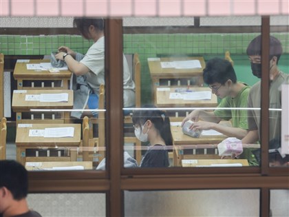 分科測驗因颱風是否延期 鄭英耀:招聯會下午決定