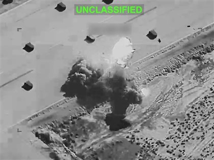 美軍新一波打擊90個目標 伊朗官媒稱鐵路橋遇襲