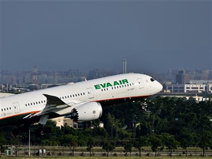 颱風巴威影響 各航空公司取消10日及11日多數航班