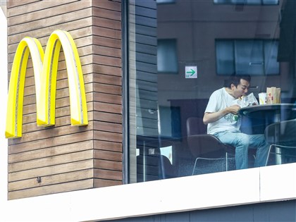 配合中聯油品下架　麥當勞停售沙拉用千島醬、蛋堡換醬料