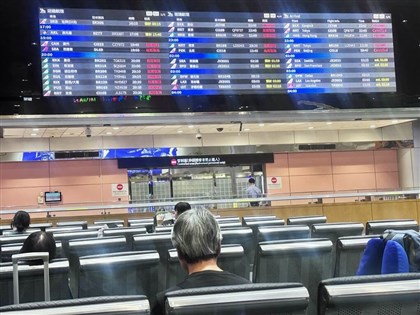 颱風巴威影響桃園機場罕見零旅客 12日恢復正常營運