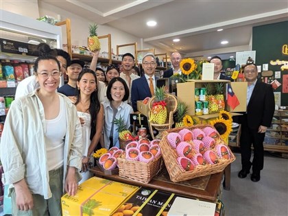 屏東芒果嘉義鳳梨英國上市　台灣好物前進國會