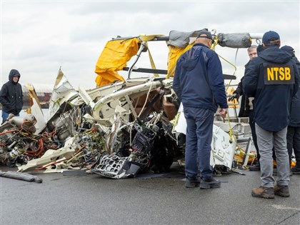 紐約觀光直升機墜河6死　殘骸顯示鳥擊跡象