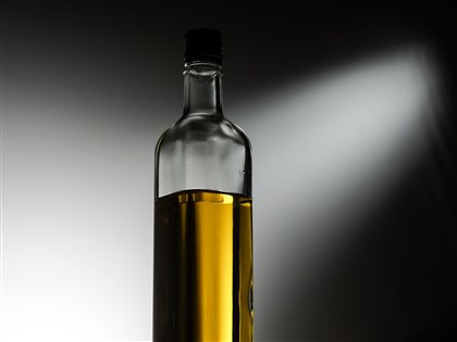 中聯油案修食安法 擬增隱匿通報罰則、實驗室須24小時內通報