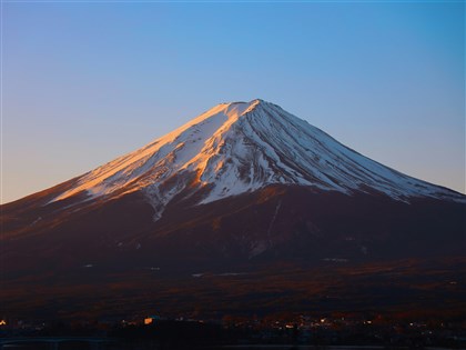 99歲婦攀富士山跌倒獲救  官方：暫不設年齡限制