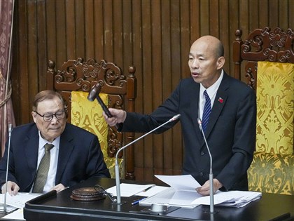 立院三讀兒少未來帳戶條例 每年政府給6萬到18歲