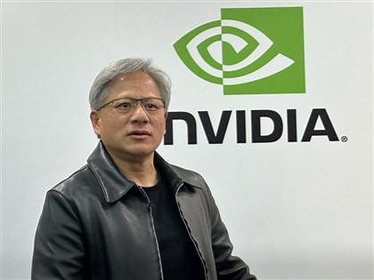 黃仁勳X首發文談開放與限制　凸顯美中AI角力